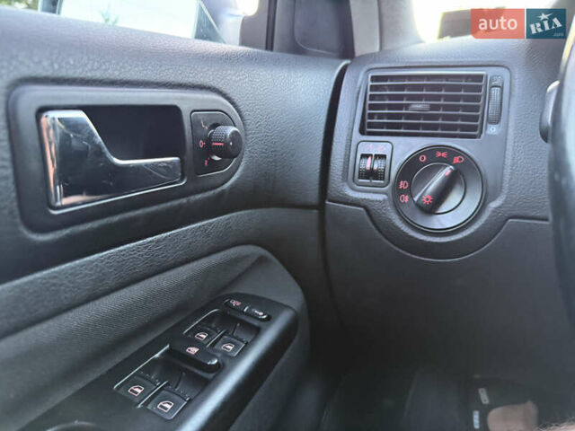 Серый Фольксваген Гольф, объемом двигателя 1.4 л и пробегом 269 тыс. км за 4400 $, фото 11 на Automoto.ua