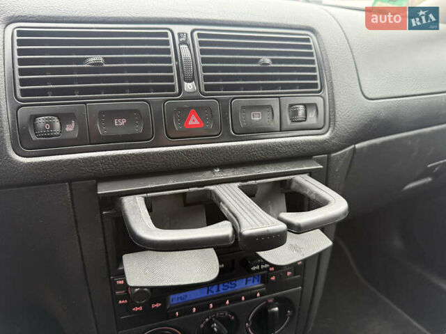 Серый Фольксваген Гольф, объемом двигателя 1.6 л и пробегом 198 тыс. км за 5499 $, фото 37 на Automoto.ua