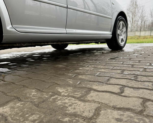 Серый Фольксваген Гольф, объемом двигателя 1.6 л и пробегом 170 тыс. км за 5200 $, фото 27 на Automoto.ua