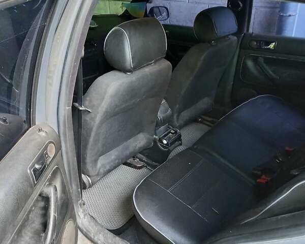 Серый Фольксваген Гольф, объемом двигателя 1.4 л и пробегом 200 тыс. км за 4200 $, фото 4 на Automoto.ua