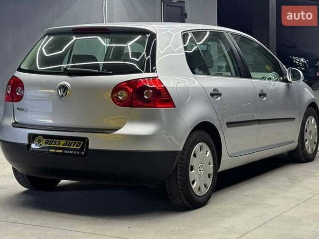 Фольксваген Гольф 2003 в Черновцах на Automoto.ua Серый Фольксваген Гольф, объемом двигателя 1.4 л и пробегом 184 тыс. км за 5300 $, фото 5 на Automoto.ua
