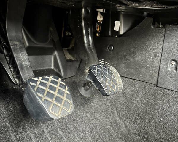 Серый Фольксваген Гольф, объемом двигателя 1.6 л и пробегом 170 тыс. км за 5200 $, фото 22 на Automoto.ua