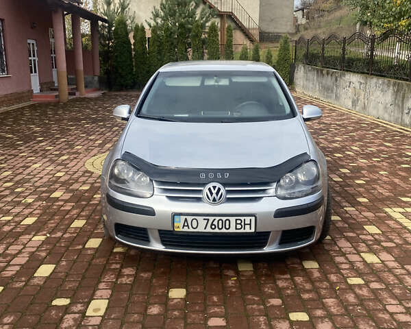 Серый Фольксваген Гольф, объемом двигателя 1.6 л и пробегом 280 тыс. км за 4300 $, фото 4 на Automoto.ua