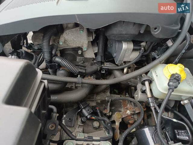 Серый Фольксваген Гольф, объемом двигателя 1.6 л и пробегом 226 тыс. км за 5250 $, фото 122 на Automoto.ua