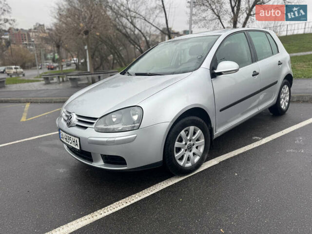 Серый Фольксваген Гольф, объемом двигателя 1.6 л и пробегом 260 тыс. км за 4200 $, фото 4 на Automoto.ua