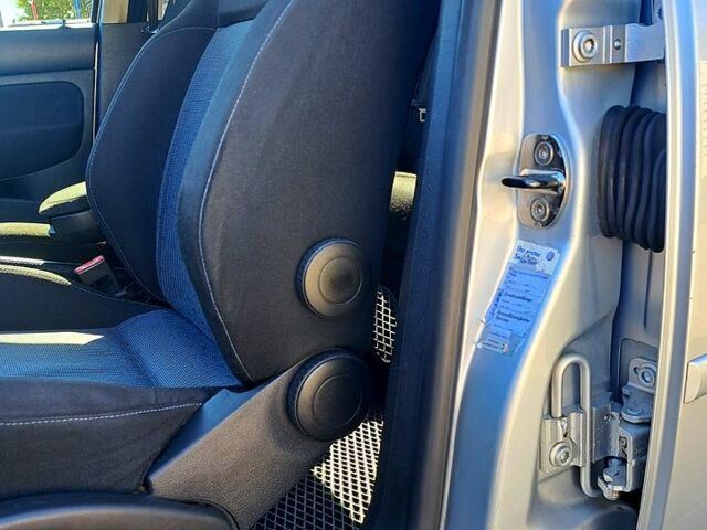 Серый Фольксваген Гольф, объемом двигателя 1.4 л и пробегом 247 тыс. км за 4600 $, фото 4 на Automoto.ua