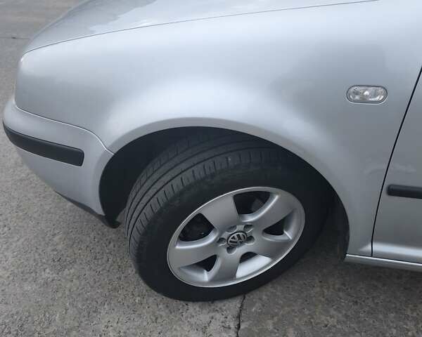 Серый Фольксваген Гольф, объемом двигателя 1.6 л и пробегом 143 тыс. км за 4450 $, фото 9 на Automoto.ua