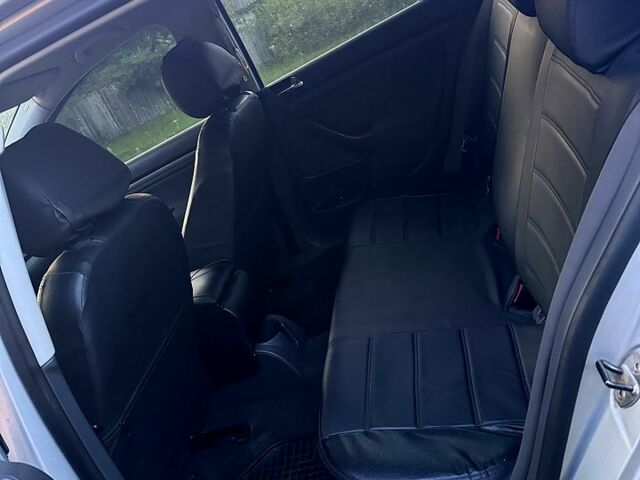 Серый Фольксваген Гольф, объемом двигателя 1.6 л и пробегом 221 тыс. км за 5200 $, фото 5 на Automoto.ua