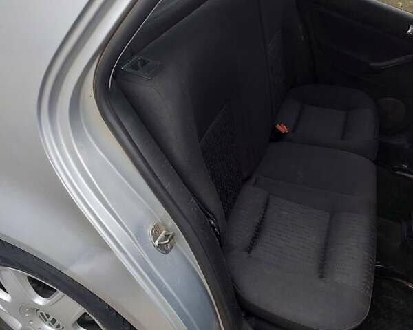 Сірий Фольксваген Гольф, об'ємом двигуна 1.6 л та пробігом 388 тис. км за 3650 $, фото 43 на Automoto.ua