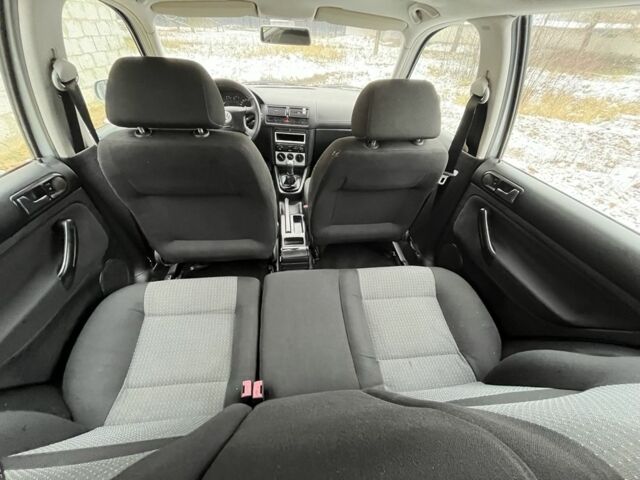 Сірий Фольксваген Гольф, об'ємом двигуна 1.9 л та пробігом 257 тис. км за 4450 $, фото 20 на Automoto.ua