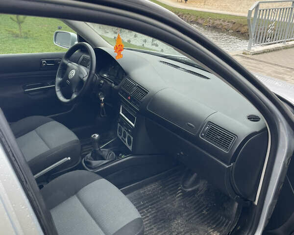 Серый Фольксваген Гольф, объемом двигателя 1.9 л и пробегом 258 тыс. км за 4400 $, фото 12 на Automoto.ua