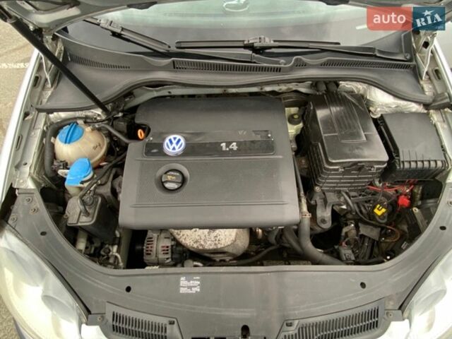 Серый Фольксваген Гольф, объемом двигателя 1.4 л и пробегом 287 тыс. км за 5100 $, фото 9 на Automoto.ua
