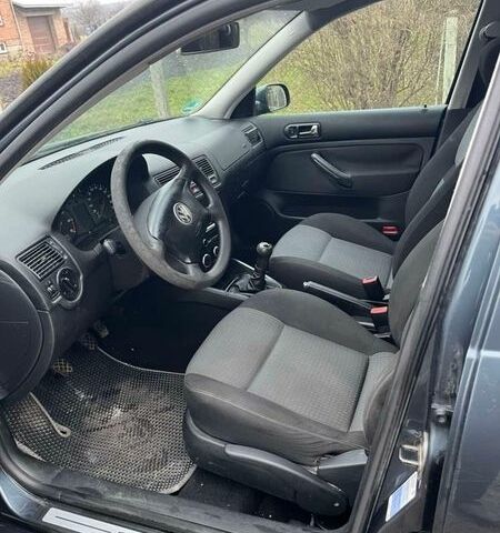 Сірий Фольксваген Гольф, об'ємом двигуна 1.39 л та пробігом 222 тис. км за 4100 $, фото 12 на Automoto.ua