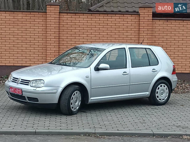 Серый Фольксваген Гольф, объемом двигателя 1.6 л и пробегом 226 тыс. км за 5250 $, фото 3 на Automoto.ua