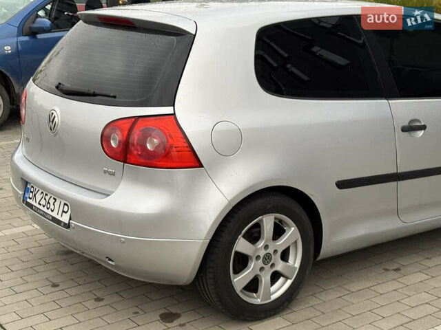 Сірий Фольксваген Гольф, об'ємом двигуна 1.6 л та пробігом 210 тис. км за 4150 $, фото 5 на Automoto.ua