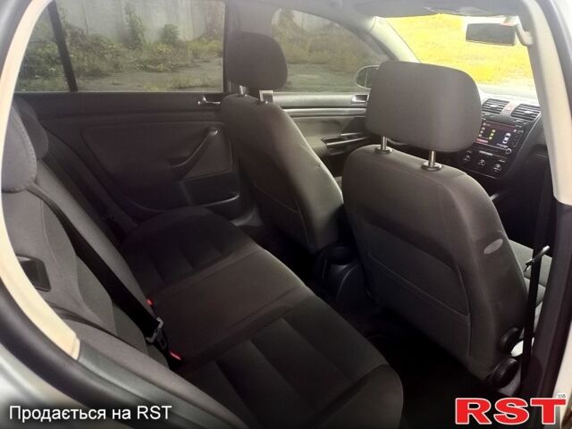 Серый Фольксваген Гольф, объемом двигателя 1.4 л и пробегом 240 тыс. км за 4750 $, фото 9 на Automoto.ua