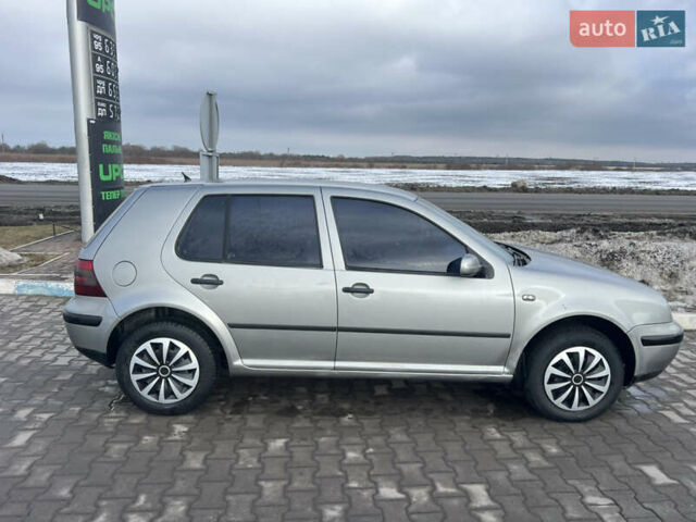 Серый Фольксваген Гольф, объемом двигателя 1.39 л и пробегом 230 тыс. км за 2799 $, фото 1 на Automoto.ua