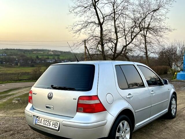 Серый Фольксваген Гольф, объемом двигателя 1.6 л и пробегом 253 тыс. км за 5000 $, фото 1 на Automoto.ua