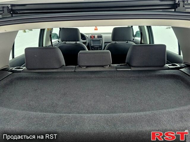 Серый Фольксваген Гольф, объемом двигателя 1.6 л и пробегом 300 тыс. км за 6000 $, фото 10 на Automoto.ua