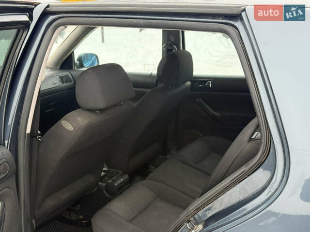 Серый Фольксваген Гольф, объемом двигателя 1.4 л и пробегом 263 тыс. км за 2950 $, фото 6 на Automoto.ua