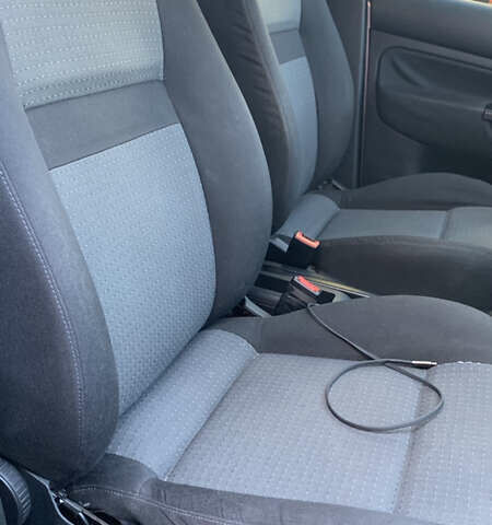 Серый Фольксваген Гольф, объемом двигателя 1.4 л и пробегом 223 тыс. км за 5000 $, фото 36 на Automoto.ua