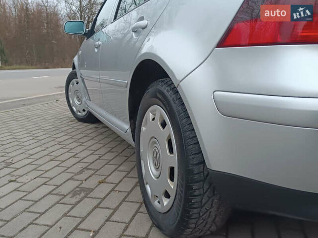 Серый Фольксваген Гольф, объемом двигателя 1.6 л и пробегом 226 тыс. км за 5250 $, фото 8 на Automoto.ua