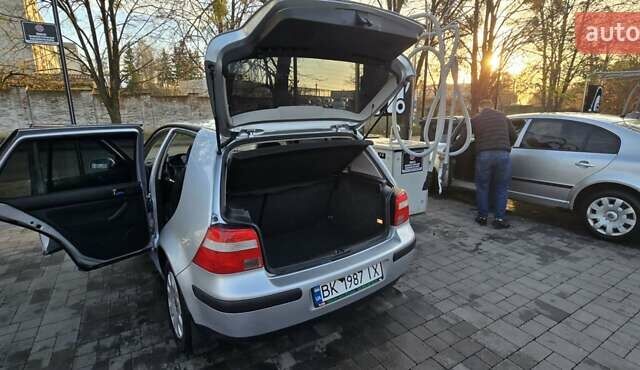 Серый Фольксваген Гольф, объемом двигателя 1.39 л и пробегом 186 тыс. км за 4400 $, фото 13 на Automoto.ua