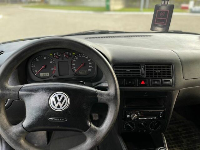 Серый Фольксваген Гольф, объемом двигателя 1.9 л и пробегом 337 тыс. км за 1750 $, фото 20 на Automoto.ua