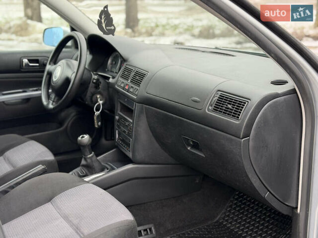 Серый Фольксваген Гольф, объемом двигателя 1.6 л и пробегом 181 тыс. км за 4950 $, фото 29 на Automoto.ua