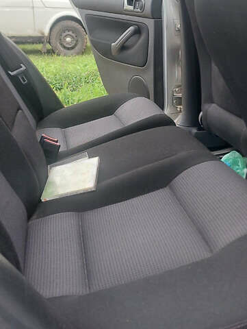 Серый Фольксваген Гольф, объемом двигателя 1.6 л и пробегом 154 тыс. км за 5500 $, фото 7 на Automoto.ua