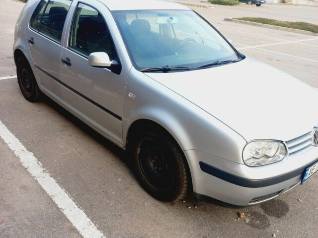 Серый Фольксваген Гольф, объемом двигателя 1.6 л и пробегом 225 тыс. км за 3800 $, фото 1 на Automoto.ua