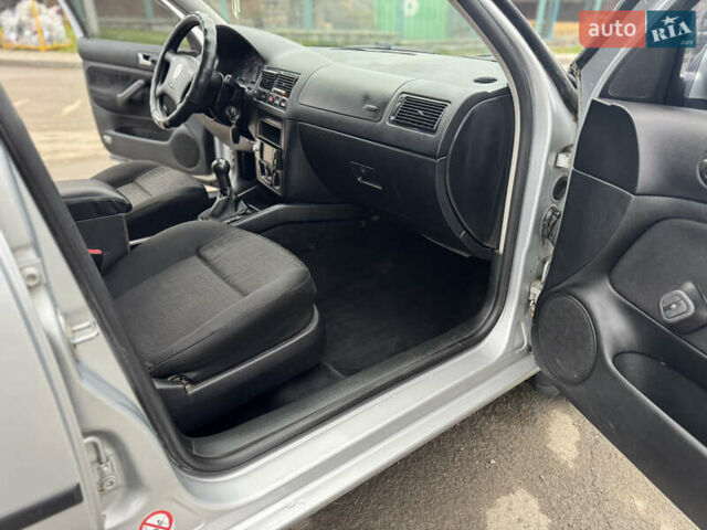 Серый Фольксваген Гольф, объемом двигателя 1.6 л и пробегом 280 тыс. км за 3799 $, фото 15 на Automoto.ua