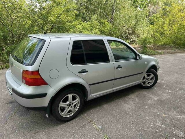 Серый Фольксваген Гольф, объемом двигателя 1.4 л и пробегом 400 тыс. км за 3750 $, фото 14 на Automoto.ua