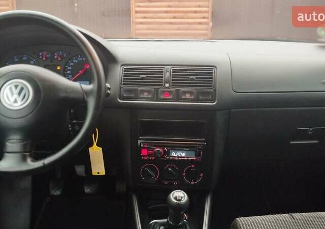 Серый Фольксваген Гольф, объемом двигателя 1.6 л и пробегом 182 тыс. км за 4850 $, фото 40 на Automoto.ua