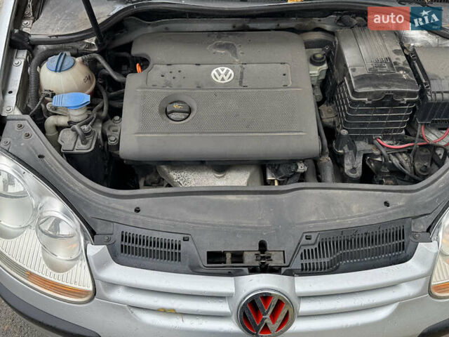 Фольксваген Гольф 2004 в Бердичеве на Automoto.ua Серый Фольксваген Гольф, объемом двигателя 1.4 л и пробегом 280 тыс. км за 4800 $, фото 8 на Automoto.ua