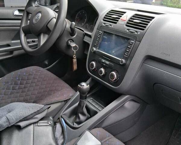 Серый Фольксваген Гольф, объемом двигателя 2 л и пробегом 255 тыс. км за 5700 $, фото 1 на Automoto.ua