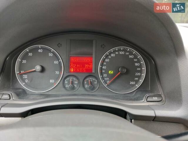 Сірий Фольксваген Гольф, об'ємом двигуна 1.6 л та пробігом 203 тис. км за 6850 $, фото 54 на Automoto.ua