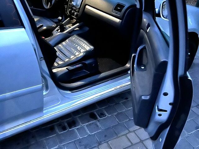 Серый Фольксваген Гольф, объемом двигателя 1.9 л и пробегом 375 тыс. км за 5200 $, фото 7 на Automoto.ua