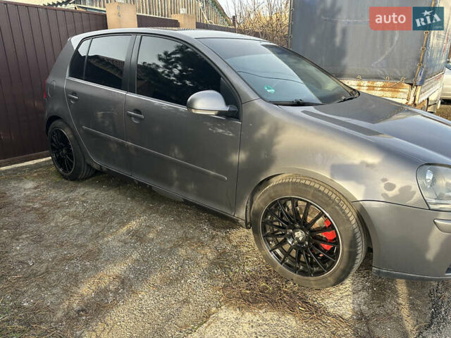Серый Фольксваген Гольф, объемом двигателя 1.6 л и пробегом 263 тыс. км за 5600 $, фото 2 на Automoto.ua