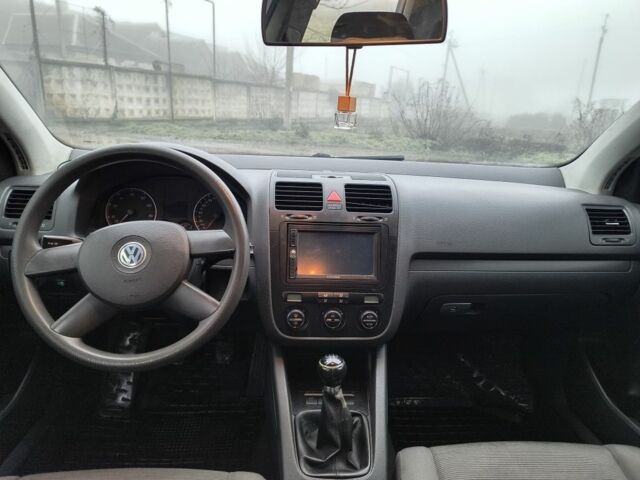 Серый Фольксваген Гольф, объемом двигателя 1.4 л и пробегом 253 тыс. км за 4900 $, фото 6 на Automoto.ua