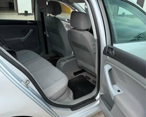 Сірий Фольксваген Гольф, об'ємом двигуна 1.6 л та пробігом 198 тис. км за 6000 $, фото 8 на Automoto.ua