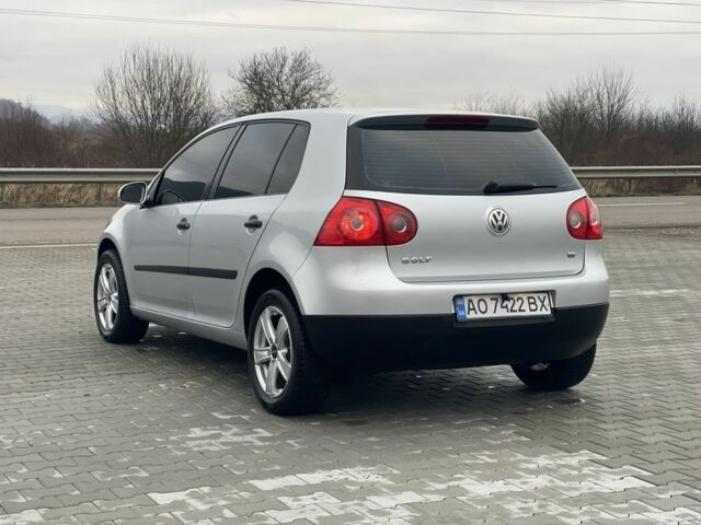 Серый Фольксваген Гольф, объемом двигателя 1.6 л и пробегом 225 тыс. км за 5400 $, фото 2 на Automoto.ua