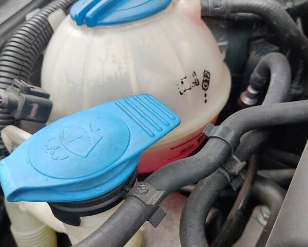 Сірий Фольксваген Гольф, об'ємом двигуна 1.6 л та пробігом 203 тис. км за 6850 $, фото 52 на Automoto.ua