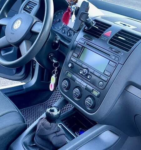 Фольксваген Гольф 2004 в Хмельницком на Automoto.ua Серый Фольксваген Гольф, объемом двигателя 1.4 л и пробегом 256 тыс. км за 4999 $, фото 3 на Automoto.ua