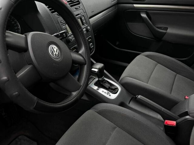 Серый Фольксваген Гольф, объемом двигателя 1.6 л и пробегом 219 тыс. км за 6800 $, фото 8 на Automoto.ua