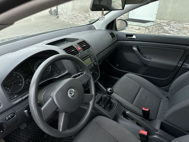 Серый Фольксваген Гольф, объемом двигателя 1.4 л и пробегом 270 тыс. км за 4400 $, фото 3 на Automoto.ua