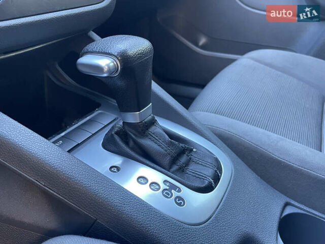 Серый Фольксваген Гольф, объемом двигателя 1.6 л и пробегом 214 тыс. км за 5670 $, фото 25 на Automoto.ua