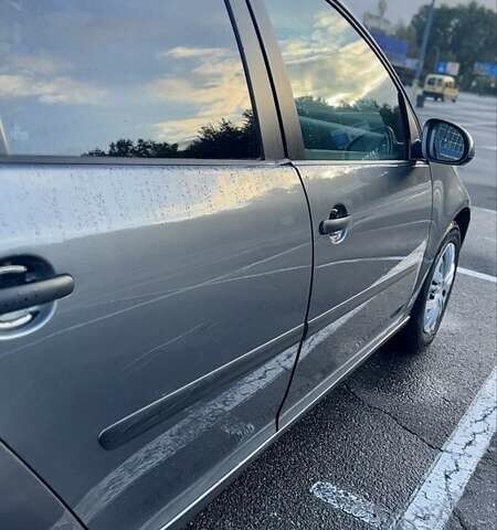 Фольксваген Гольф 2004 в Хмельницком на Automoto.ua Серый Фольксваген Гольф, объемом двигателя 1.4 л и пробегом 256 тыс. км за 4999 $, фото 6 на Automoto.ua