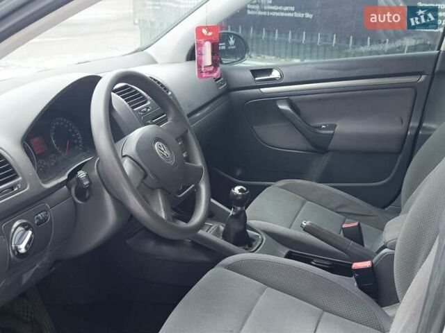Сірий Фольксваген Гольф, об'ємом двигуна 1.39 л та пробігом 208 тис. км за 3999 $, фото 9 на Automoto.ua