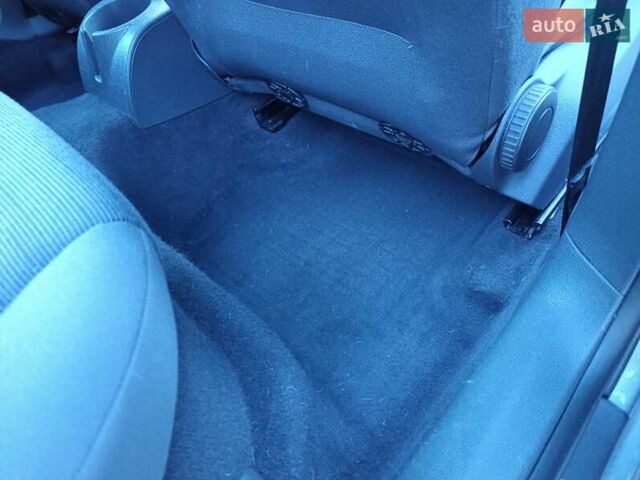 Сірий Фольксваген Гольф, об'ємом двигуна 1.39 л та пробігом 274 тис. км за 4000 $, фото 22 на Automoto.ua